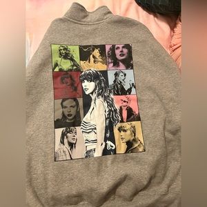 NWT Taylor Swift The Eras Tour gray quarterzip sweatshirt size M